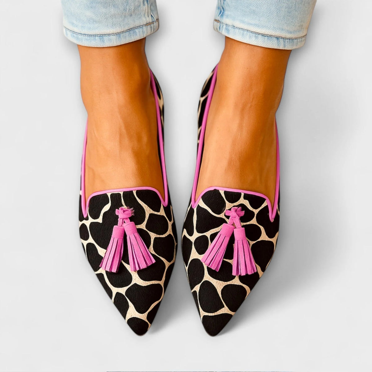 Flats Júlia Animal Print con Pompones — Teresa Ramírez Moda