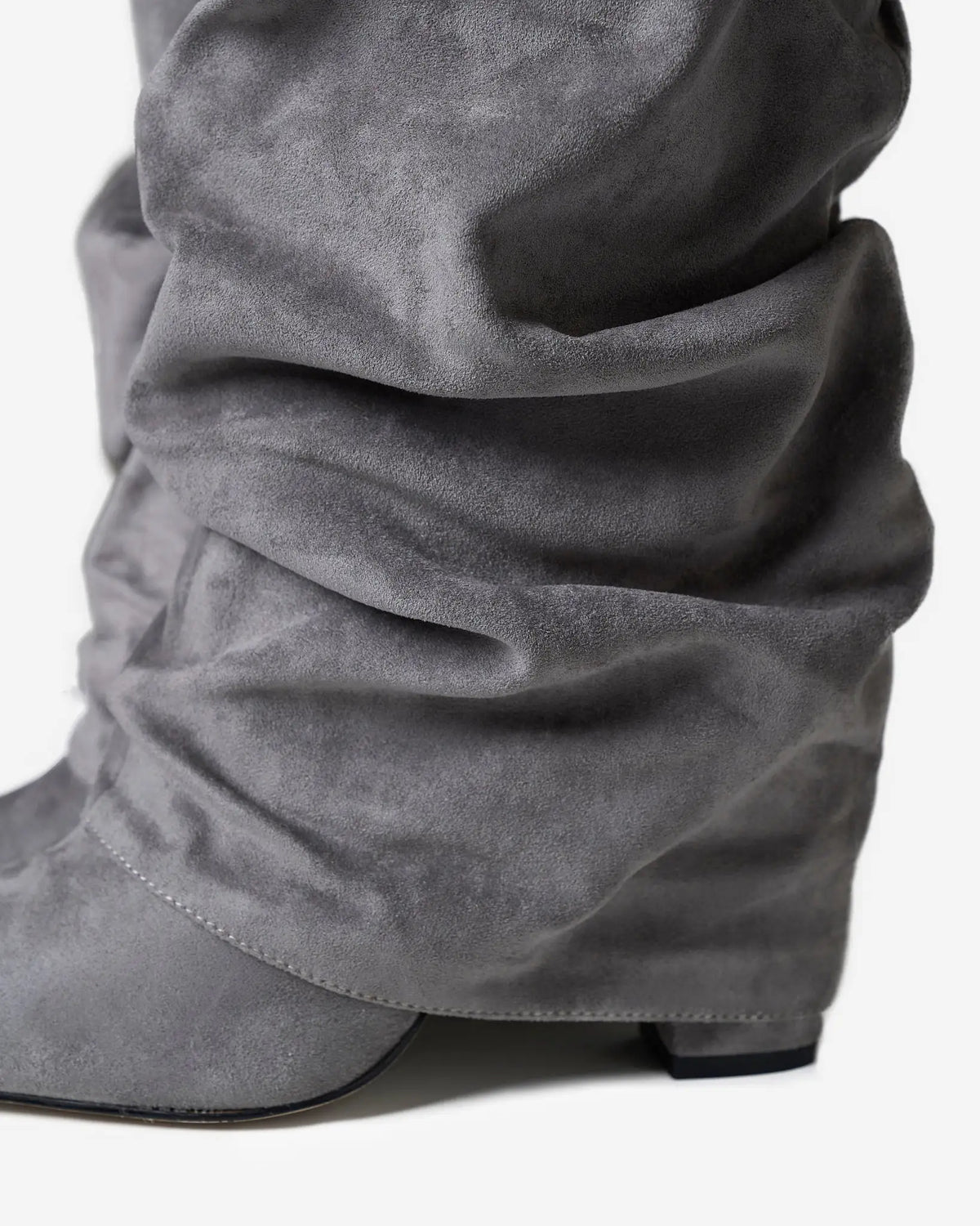 Paula – Botas altas de ante con hebilla dorada · Gris