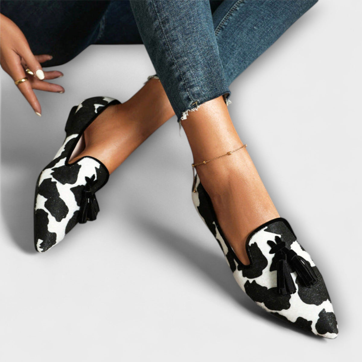 Flats Júlia Animal Print con Pompones — Teresa Ramírez Moda